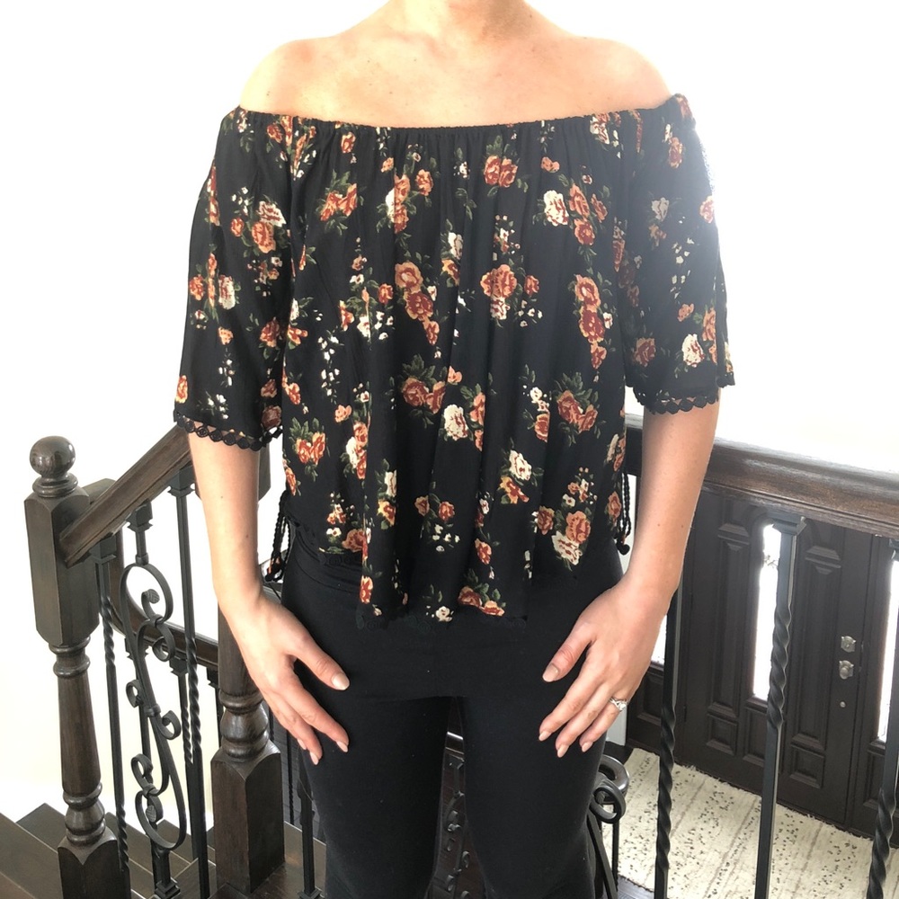 Black floral top